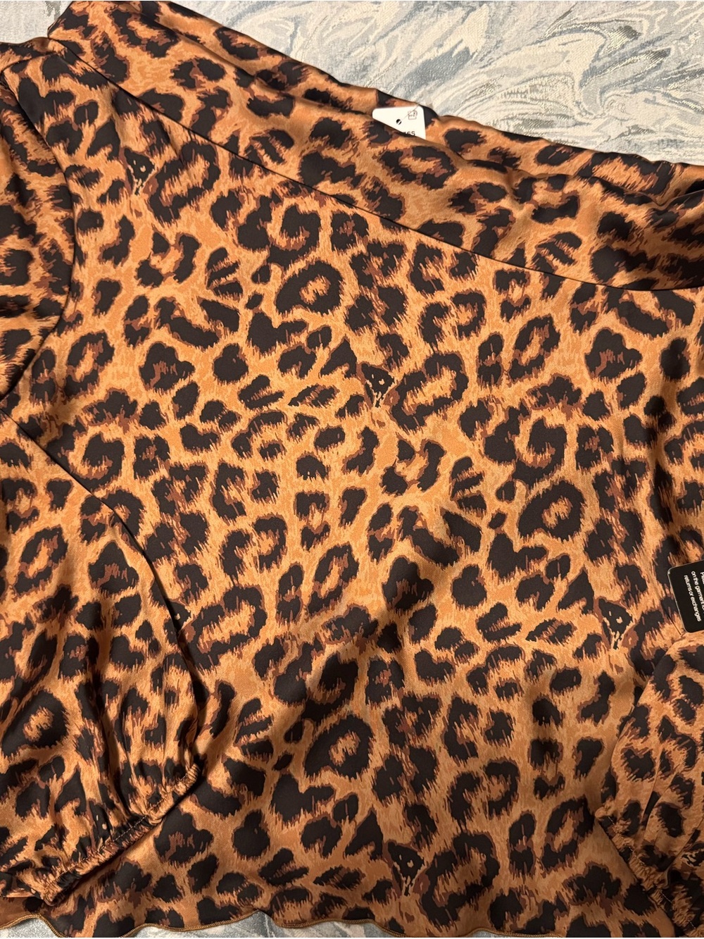 BRAND New Express Satin Off The Shoulder Leopard Print Long Print Blouse - Picture 2 of 4